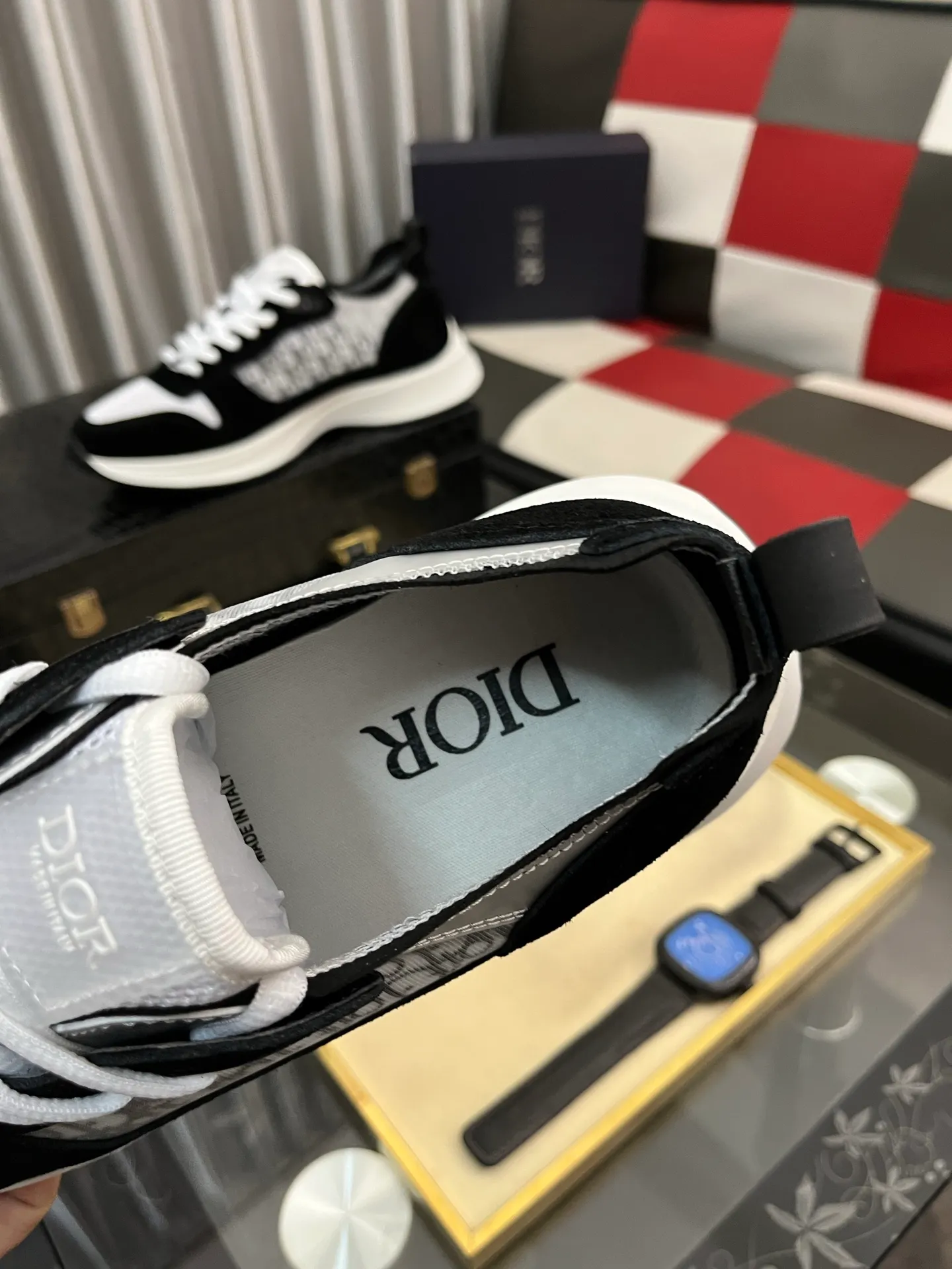 Men's shoes💰: 360⌚️⌚️[Dior] Dior's new men's genuine leather casual shoes, the highest version on the market, any comparison is welcome🆚! The original leather has excellent texture and is super high-end! Fetal sheep net lining imported from Italy, removable pad! Luxurious materials and fine workmanship, highly recommended! Code number: 38-444️⃣Colors available